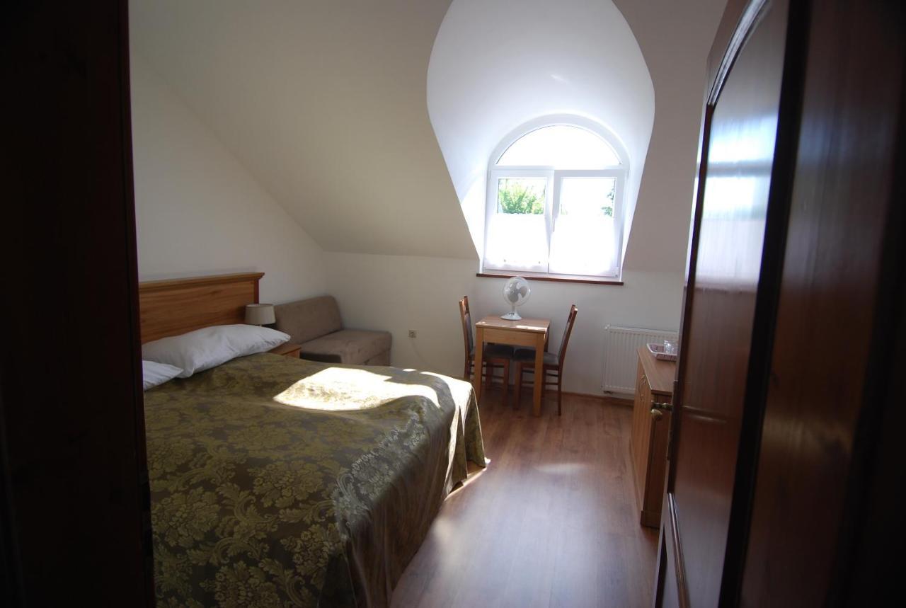 Ivanek Guest House Звіковське Подграді Екстер'єр фото