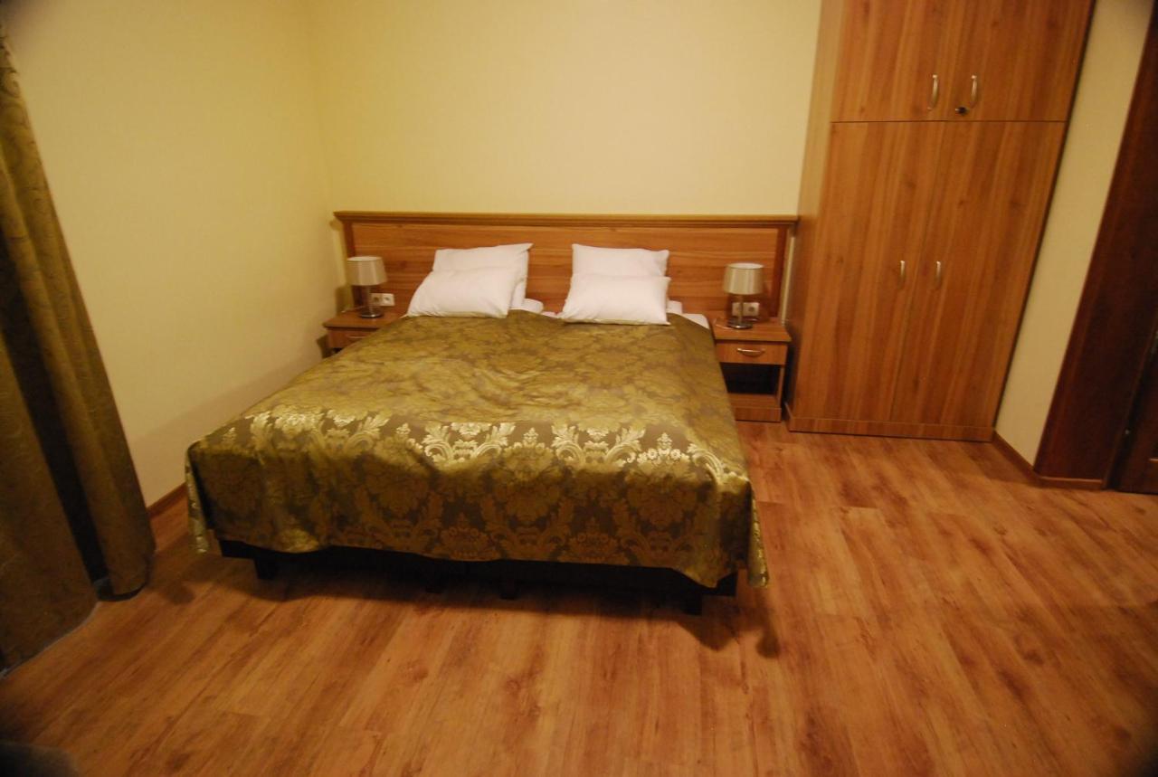 Ivanek Guest House Звіковське Подграді Екстер'єр фото