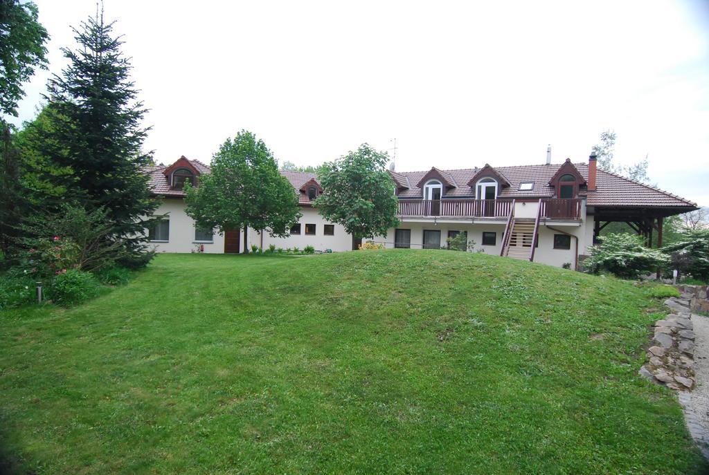 Ivanek Guest House Звіковське Подграді Екстер'єр фото