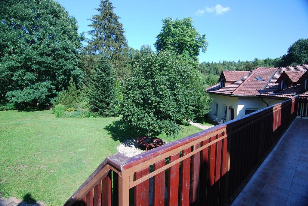 Ivanek Guest House Звіковське Подграді Екстер'єр фото