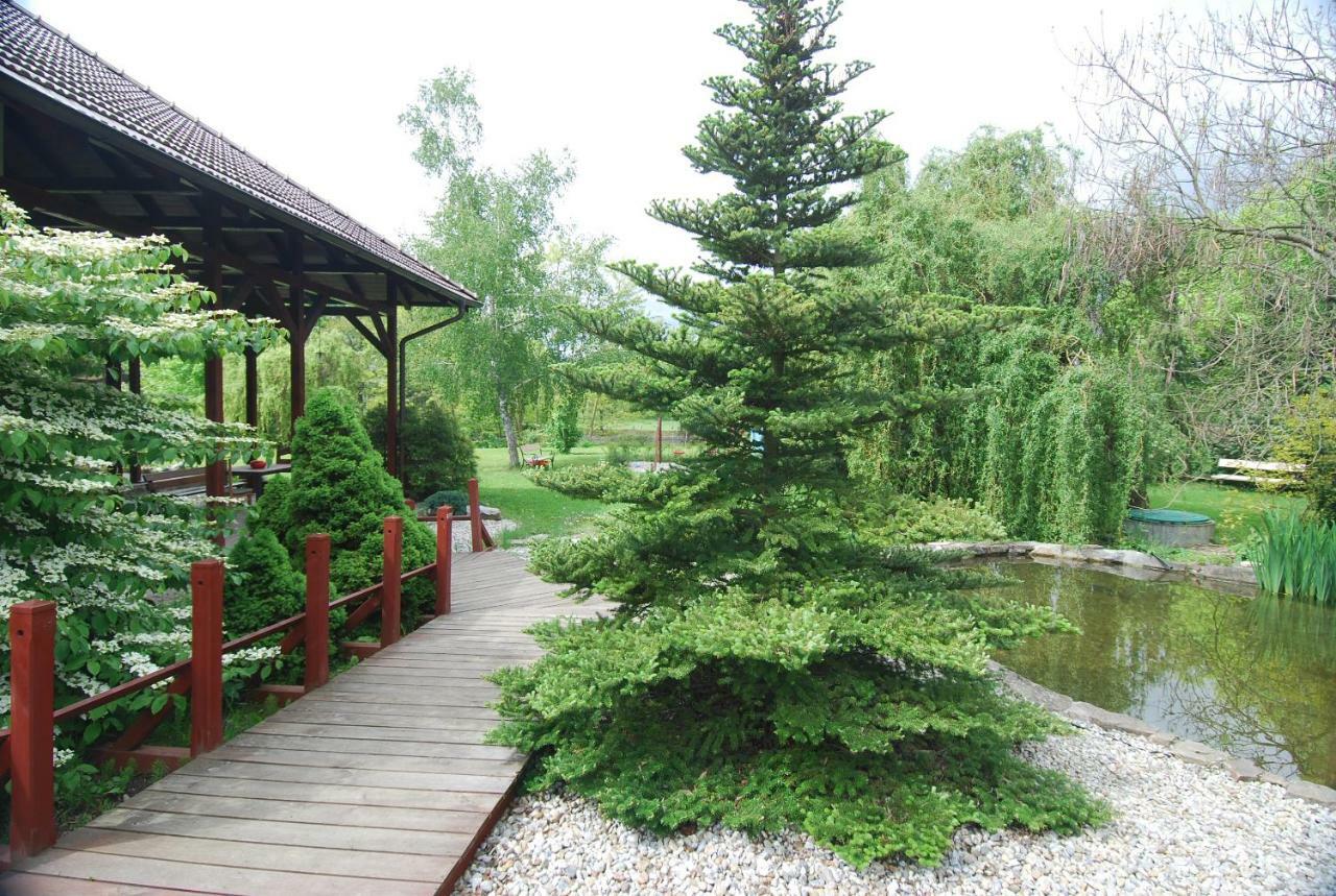 Ivanek Guest House Звіковське Подграді Екстер'єр фото